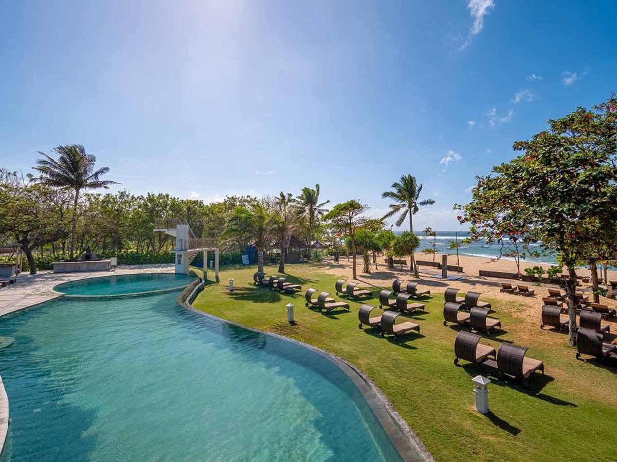 Day 4: Transfer to Nusa Dua Beach front Serenity (B)
