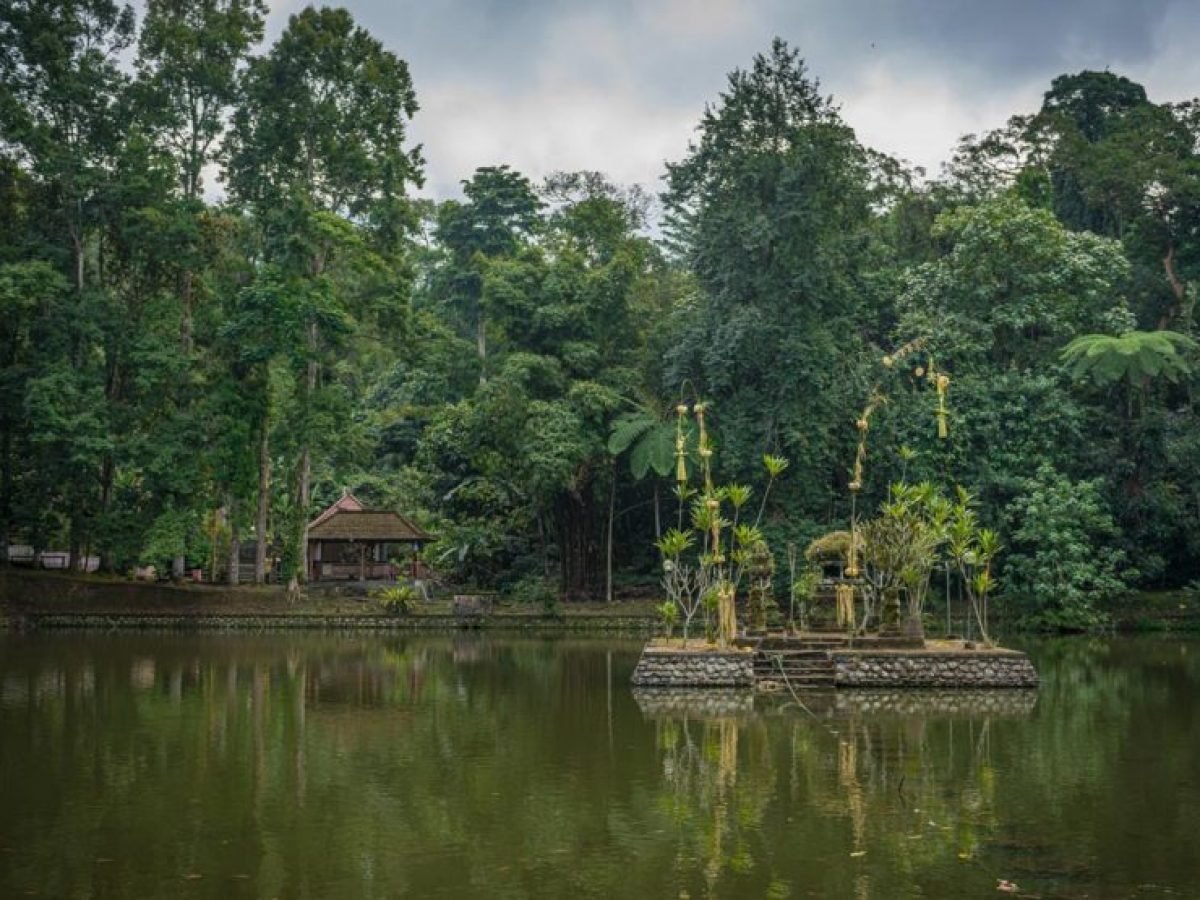 Batu karu temple