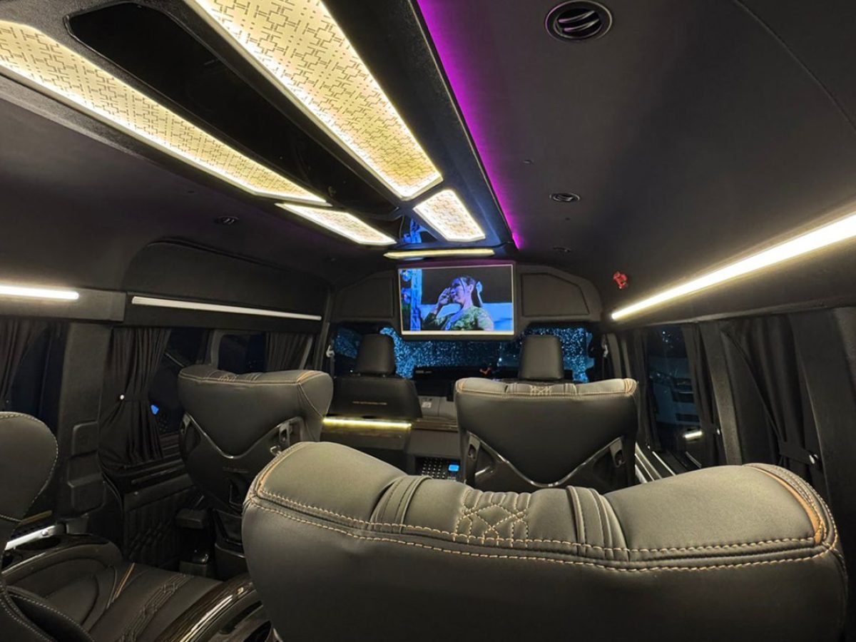 Toyota HiAce Premio Luxury Van