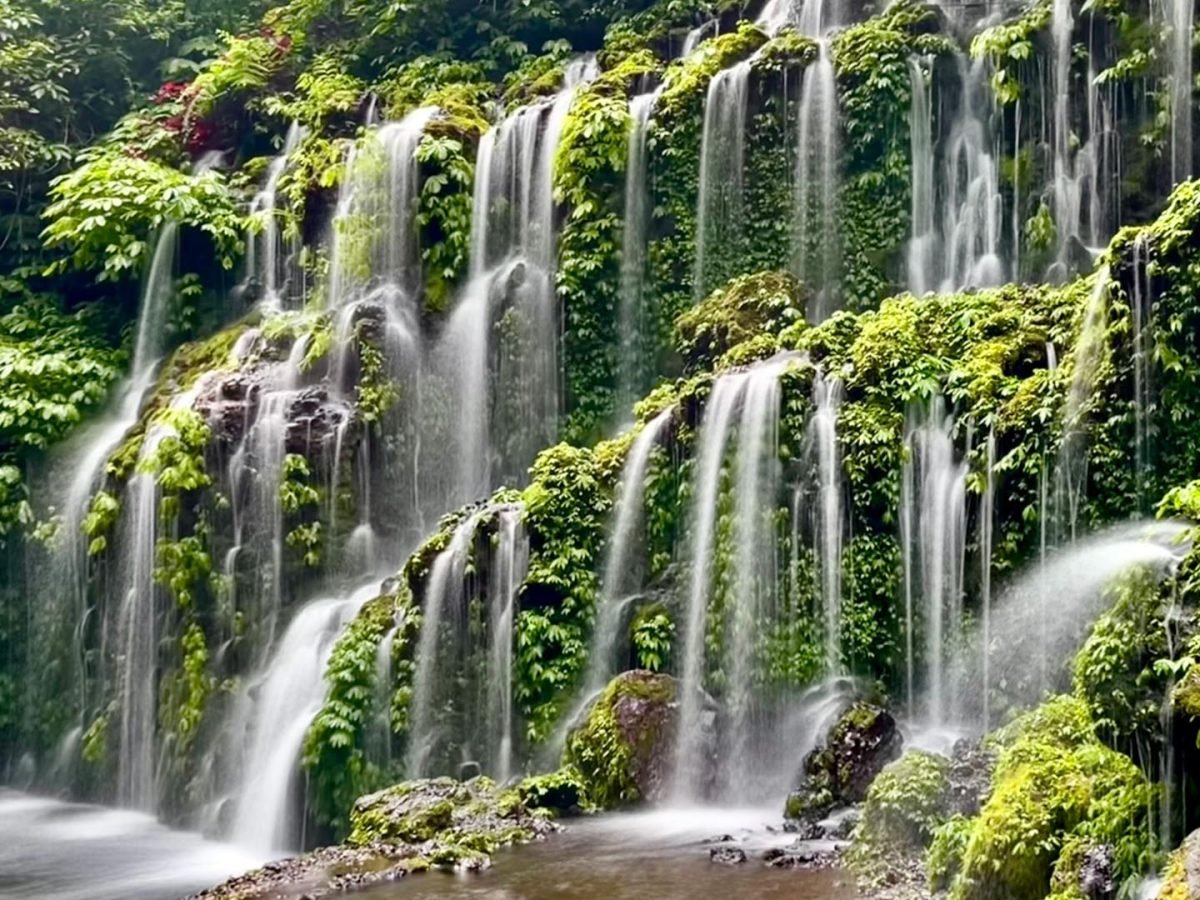 Waterfall & Iconic Gate, Banyumala – Ulun Danu Temple Journey