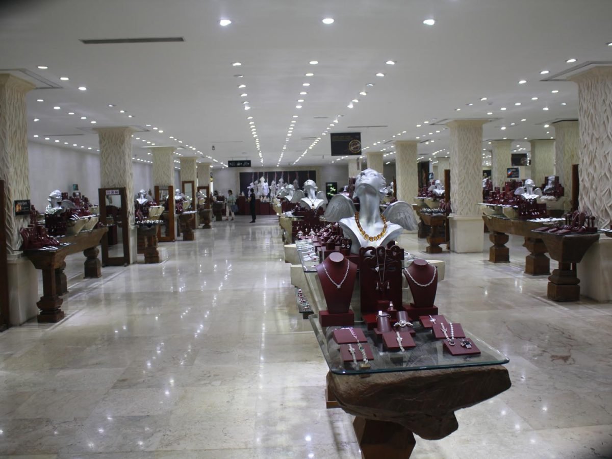 Royal Bali Heritage – Cultural Tapestry:  Crafts, and Nature