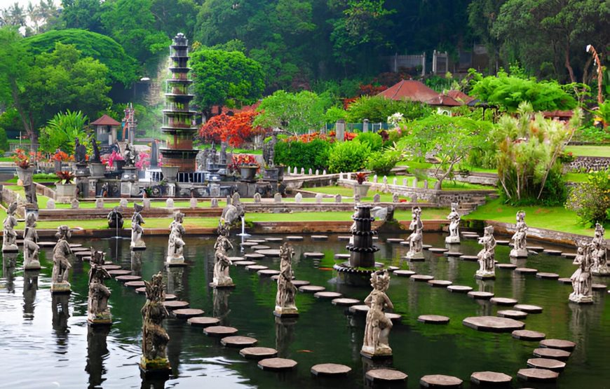 Bali Heritage Tour: Explore Caves, Palaces, and Water Gardens