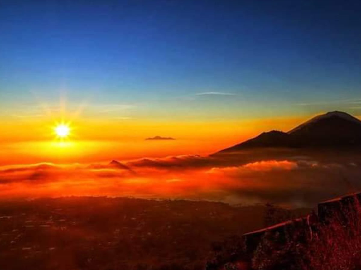 DAY 3 - Sunrise Hiking at Mount Batur & Hot Spring Relaxation (B,L)
