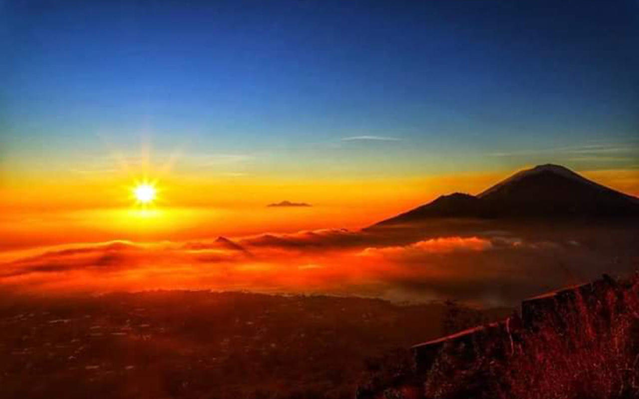 DAY 3 - Sunrise Hiking at Mount Batur & Hot Spring Relaxation (B,L)