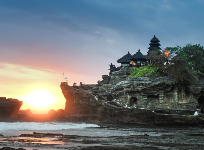 Bali's Scenic Odyssey - Tanah Lot Temple