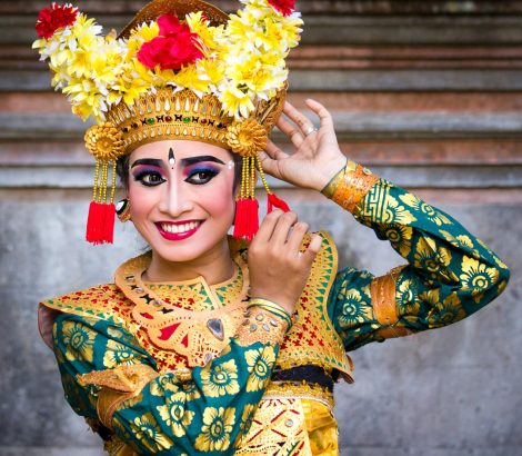 Traditionally dressed young female Balinese dancer.