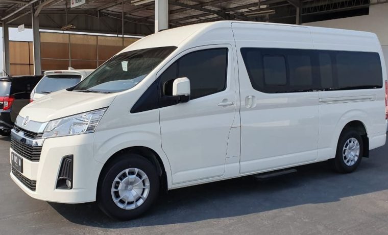 Toyota HiAce Premio Deluxe (11-Seater)