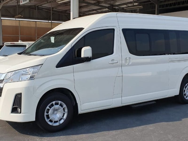 Toyota HiAce Premio Deluxe (11-Seater)