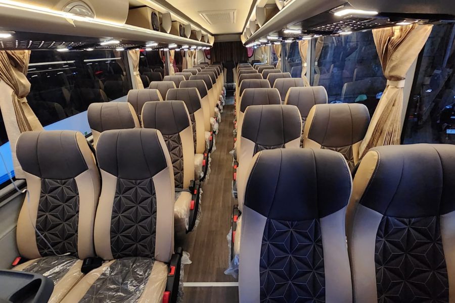 Large Bus (41-43 Seats) – Mercedes-Benz